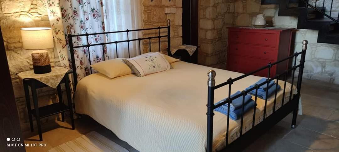 Aliki'S House 1+ 2 Guest House Polis Luaran gambar