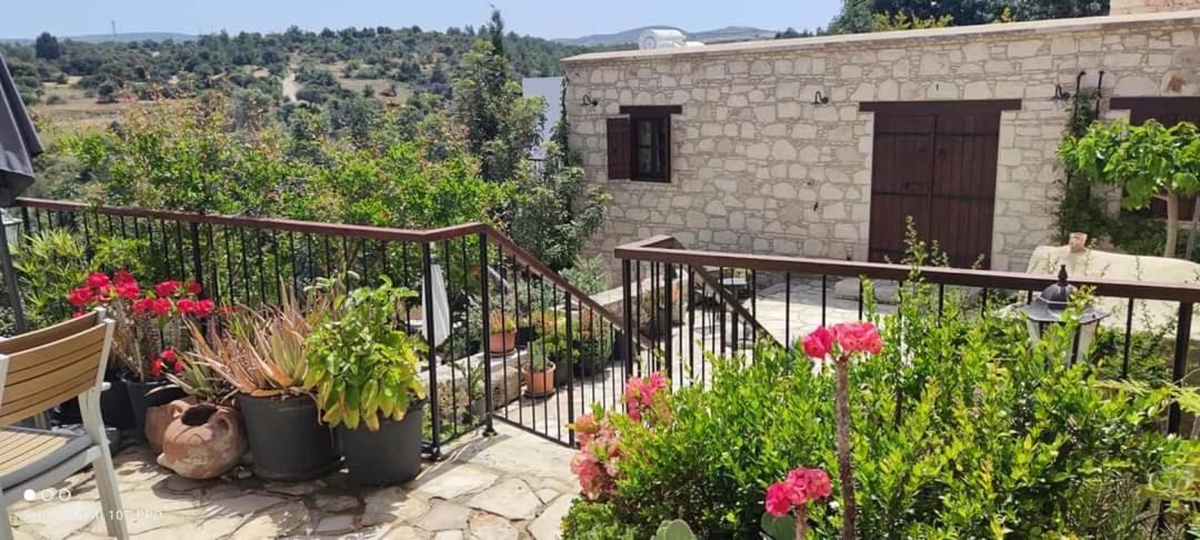 Aliki'S House 1+ 2 Guest House Polis Luaran gambar