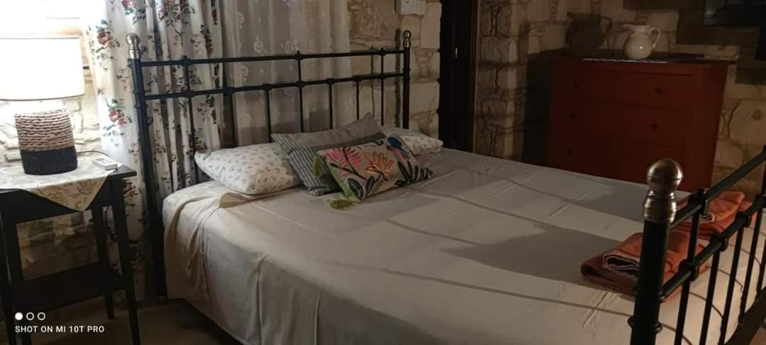 Aliki'S House 1+ 2 Guest House Polis Luaran gambar