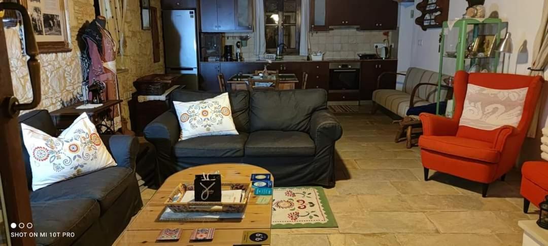 Aliki'S House 1+ 2 Guest House Polis Luaran gambar