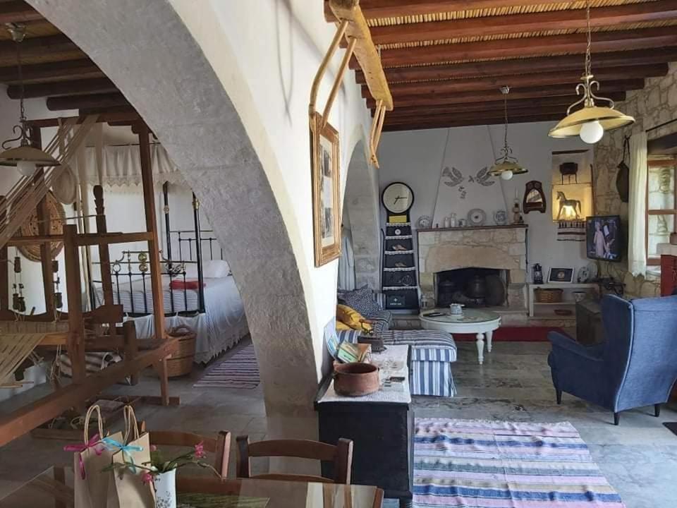 Aliki'S House 1+ 2 Guest House Polis Luaran gambar