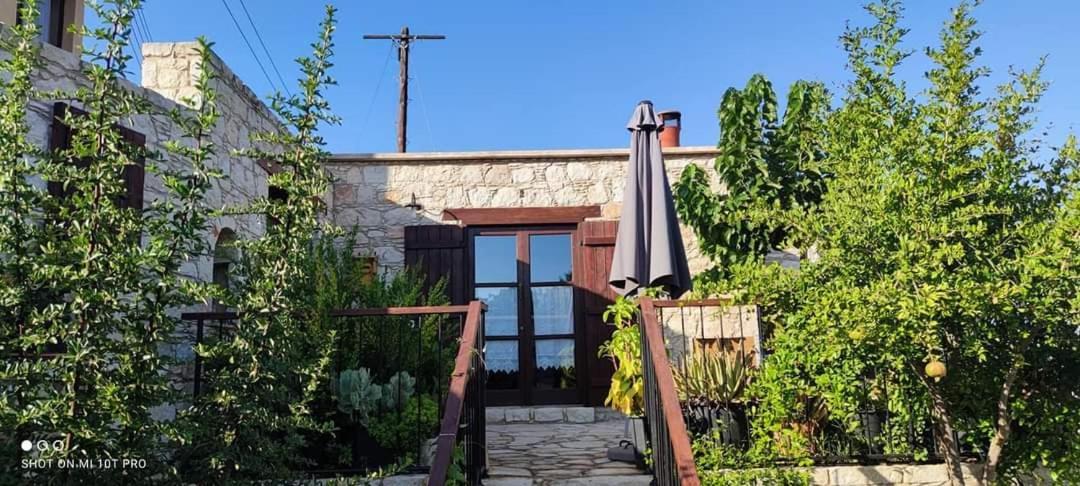 Aliki'S House 1+ 2 Guest House Polis Luaran gambar